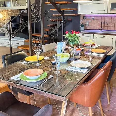 3 Bedroom Gorgeous In בית נופש