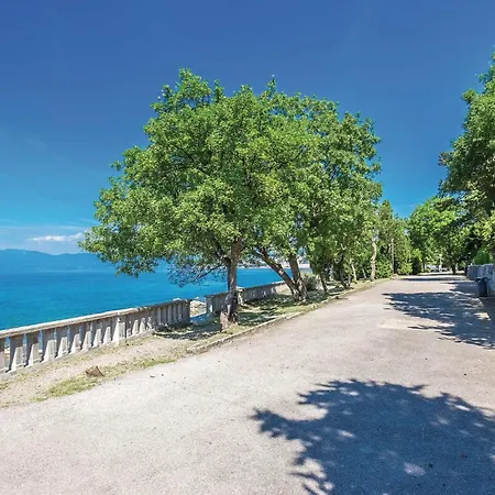 Feriehus Smukt Hus Med 3 Soveværelser I Krasica (Primorje-Gorski Kotar)